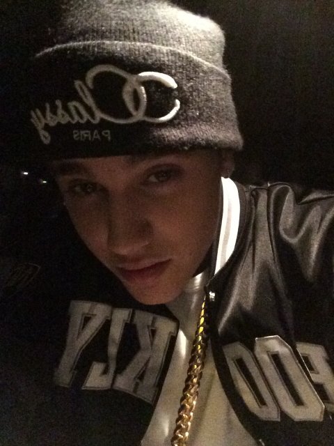 KathrynBiebz's profile picture. Ask for follow =))) Let's dowload @shots and follow @justinbieber !!!!!!