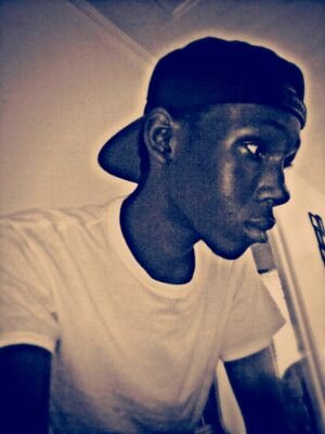 Im a unsigned rap artist name coolinboi600...