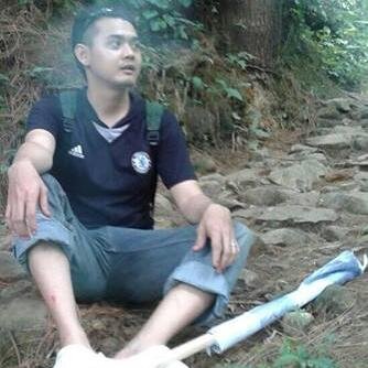 jadi,,lah manusia yang selalu tetap tegar dengan senyuman

save me haert