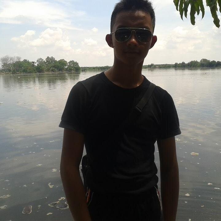 tri_anjar08's profile picture. 