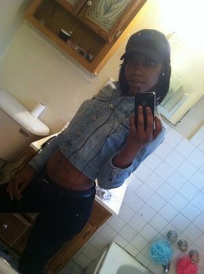 #TeamGemini #TeamIndependent #TeamDarkSkin 05-22-95 Living Lifee Likee Its Golden .!