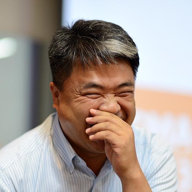골목과 마을을 소중하게 생각합니다. 
좋은 가정이 좋은 골목을 만들고, 좋은 골목이 좋은 지역을 만들고, 좋은 지역이 좋은 나라를 만든다고 믿습니다.