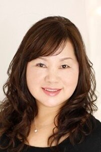 reibanatsue's profile picture. 保険会社勤務の中、御節介から沢山の人達を引き合わせてきました。その時私には仲人業が天職ではないか！と、気づき結婚相談所を立ち上げました。それから28年・様々な方々の婚活をサポートしてきました。TV・新聞等にも多数取り上げられました。
皆さんの笑顔が私の生きがいになっています。