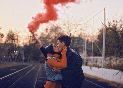 Soy la persona que menos quieres en tu vida, alejate de mi lo más rapido que puedas.