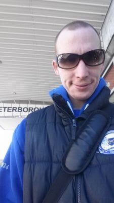 Im 29. A Massive Peterborough United Fan, Likes Playstation 3 and Stella Artois. Loves @Shez_pufc27 so much. Little Brother of @Goosetreerocks