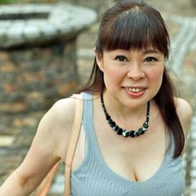水沢紀子　熟女 昨日は私の撮影会でした。 ＡＶとコアマガジンの男優や監督さんが４人もきてくれました。 今までも多数の監督さんやＡＤ熟女 、裏屋など有名アダルトサイトの管理人さんが｢紀子さんには１度は挨拶しなきゃと思っていました」ときてくれたんですよ http://t ...