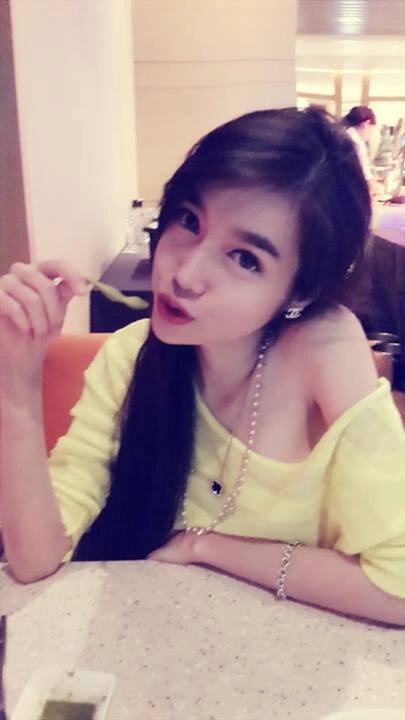 EllyPrety's profile picture. 