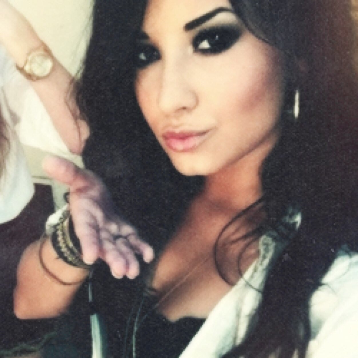 Hiii it's @welldonedemi i just gave you a free follow bc i love you
