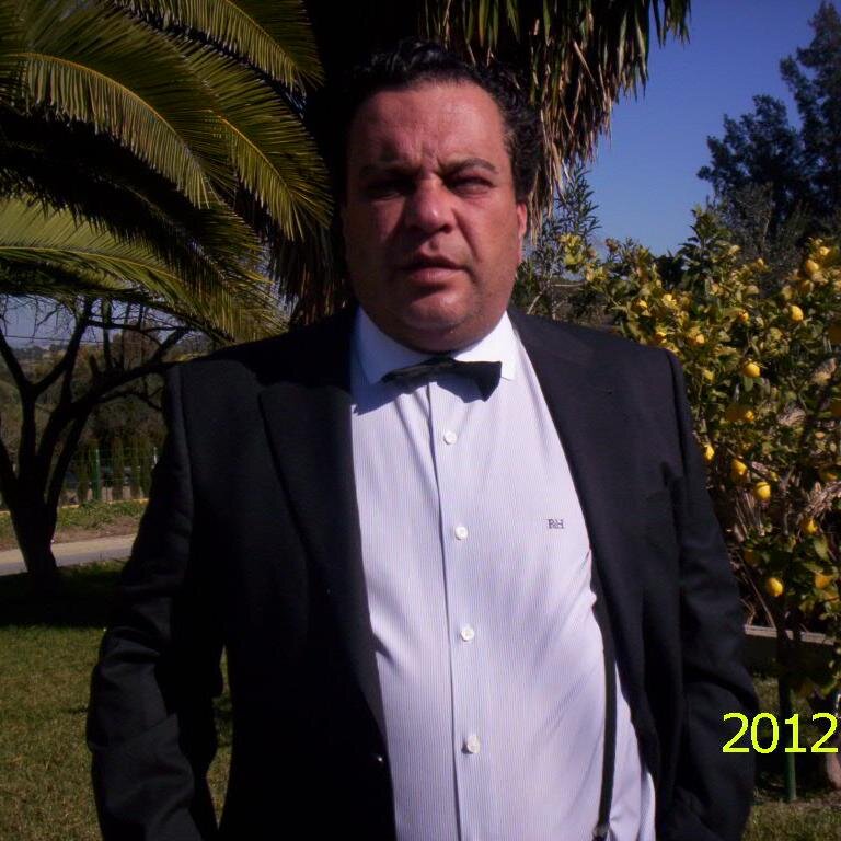Escritor...actor....cazatalentos....dibujante