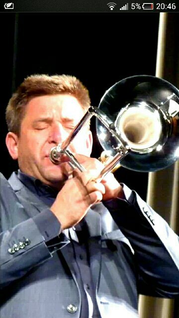 Pedagogo y trombonista, Catedrático en el Conservatorio Superior de Música de Jaén.