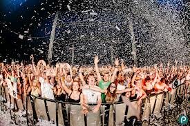 Share your festival stories, videos, dream line ups and anything else with us here! We love the festival season!