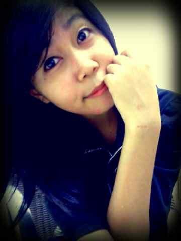 .bahagia itu sederhana
ketika aqu dan qmu saling menyayangi dan mengasih....;-)