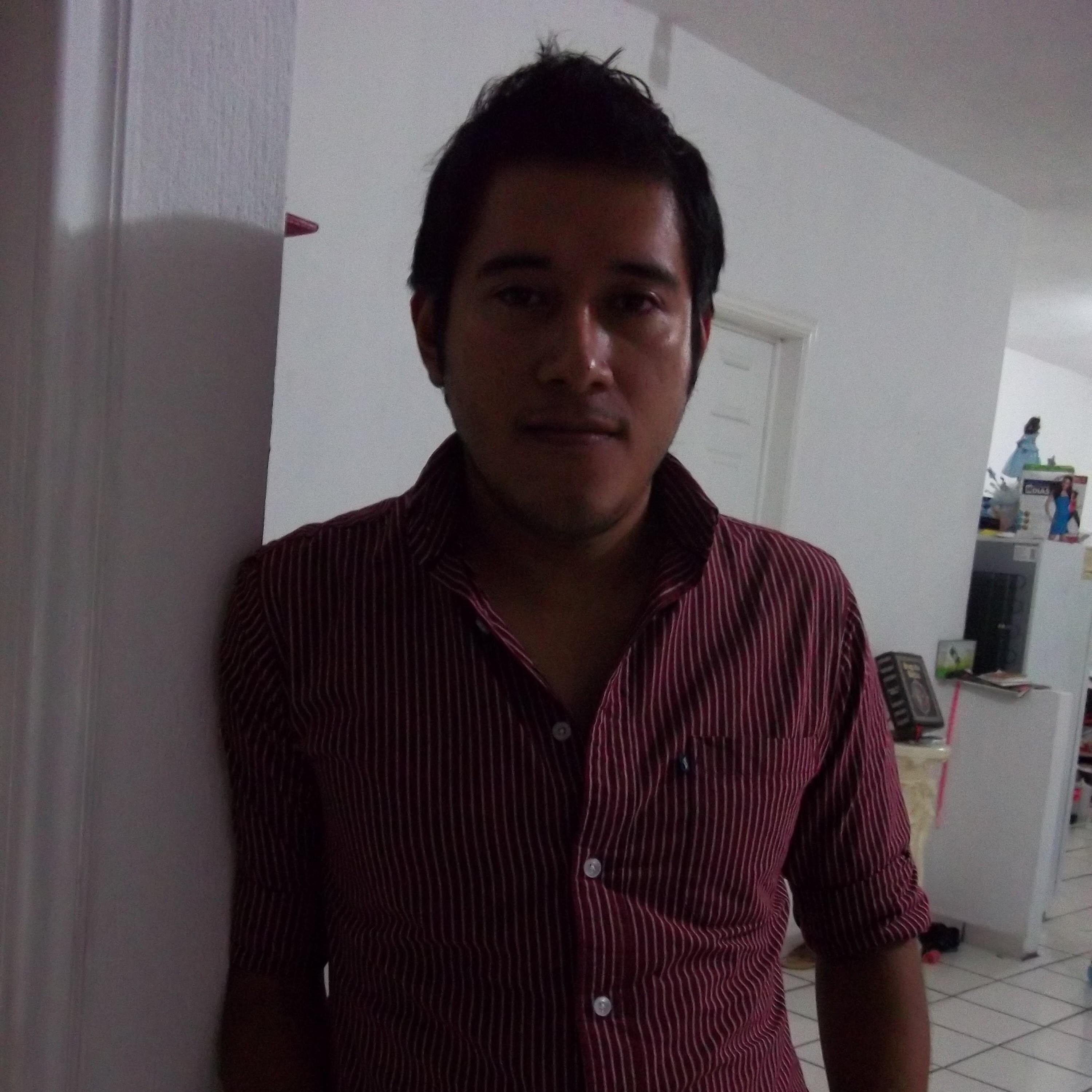 developer de profesión, ajedrecista por afición, esposo y padre por amor