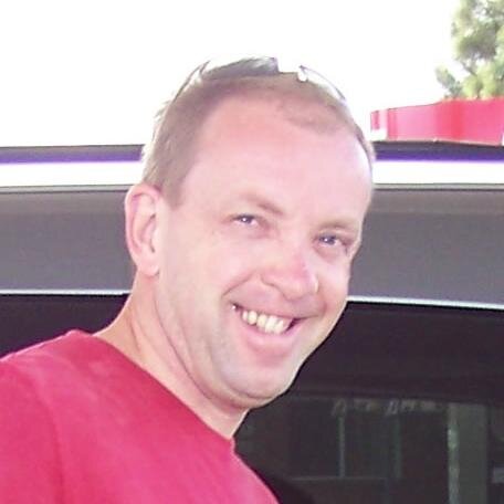 Peter's 140 tekens. Vader, ondernemer, Ir en Ing, liefhebber van o.a. koeien, drones en veel meer.