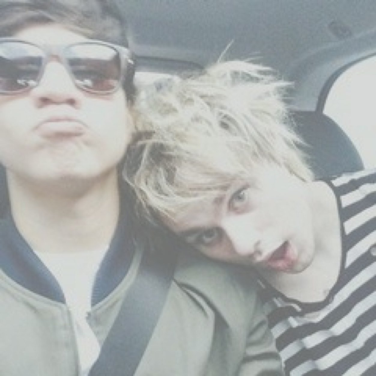 follow @vougetommo pls