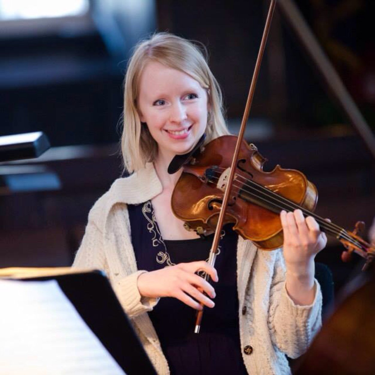 Freelance violinist, member of @mozartplayers and @gildasquartet, violin teacher at Junior Academy.