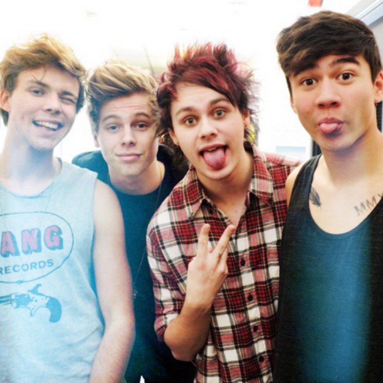 30% updates 70% dedicated fangirls