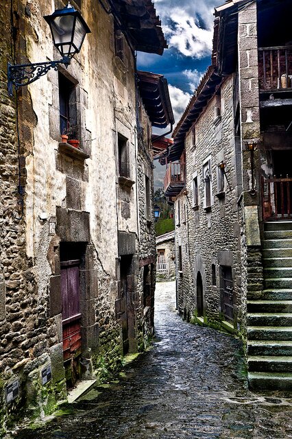 Rupit_i_Pruit's profile picture. Uno de los pueblos mágicos de Catalunya y España. Te invitamos a conocerlo. #Osona #Rupit rupitpruit.cat@gmail.com