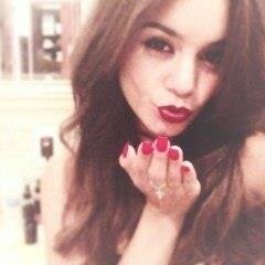 unicorns. love. money. 1D, Selena Gomez , JB and more...Yo. I'm ugly