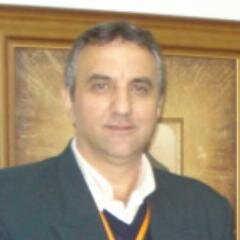 Profissional multimídia Pintor, radialista, escritor, ator, jornalista, poeta, apresentador TV publicitário. Este é Carlos Alberto Bellinaso, 58 anos , Italiano