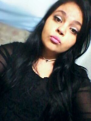e aew' tenho 18 anos, adoro Strogonoff, Pure de batata e Suflair [dlç], musica é meu refugio, haha qer saber mais ? segue aew