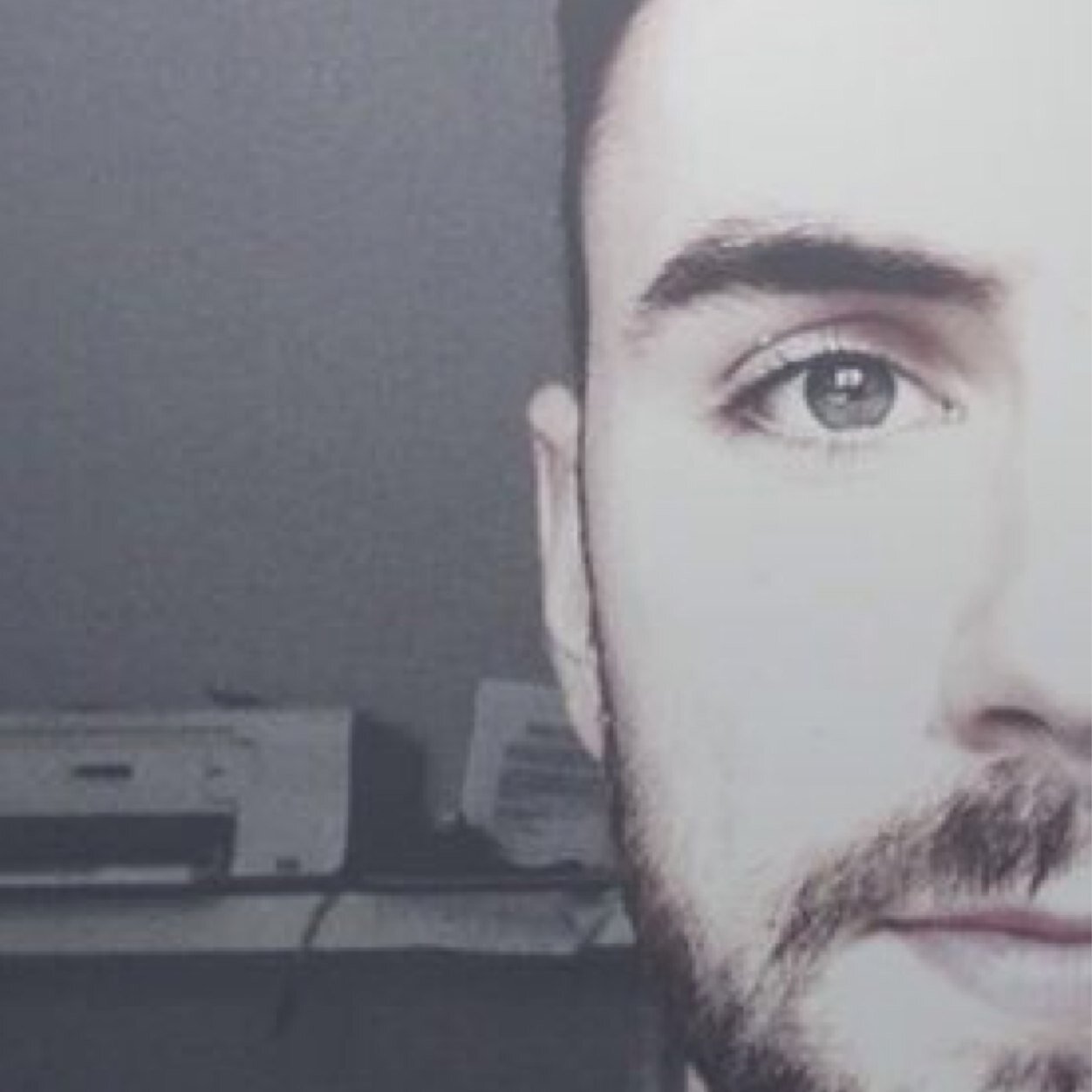 NicoKsel's profile picture. Vivir es fácil con los ojos cerrados.