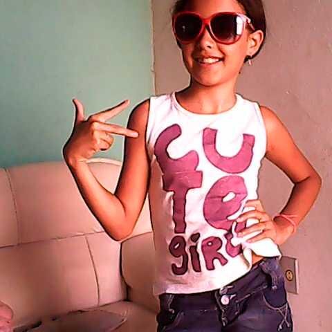sou simpatica nao brigo com niguem sou fa de mc gui