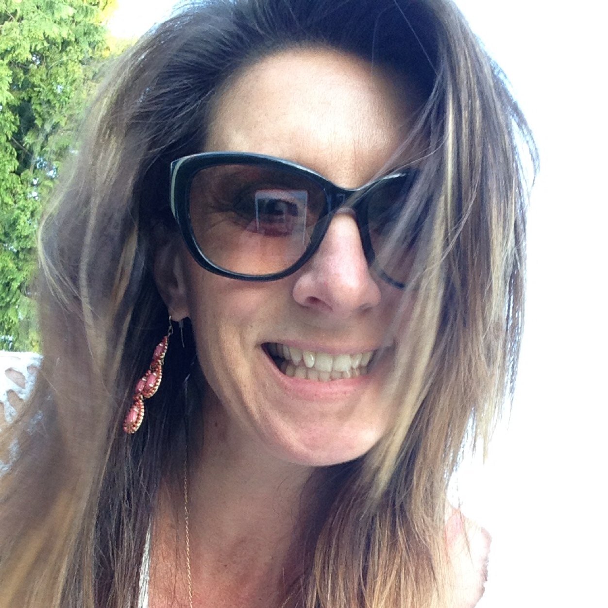 Lifestyle expert, Interior Designer, and Licensed Optician