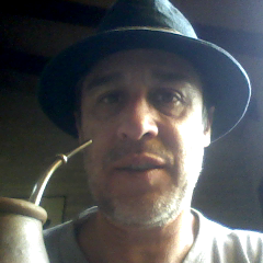 MrAire's profile picture. Intereses: escritura, fotografía, crecimiento personal.