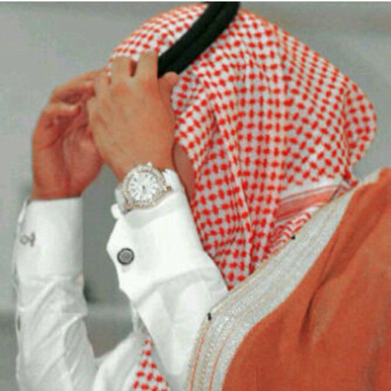 ﷽ ﴿إِنَّ اللَّهَ وَمَلَائِكَتَهُ يُصَلُّونَ عَلَى النَّبِيِّ يَا أَيُّهَا الَّذِينَ ءآمَنُوا صَلُّوا عَلَيْهِ وَسَلِّمُوا تَسْلِيمًا﴾