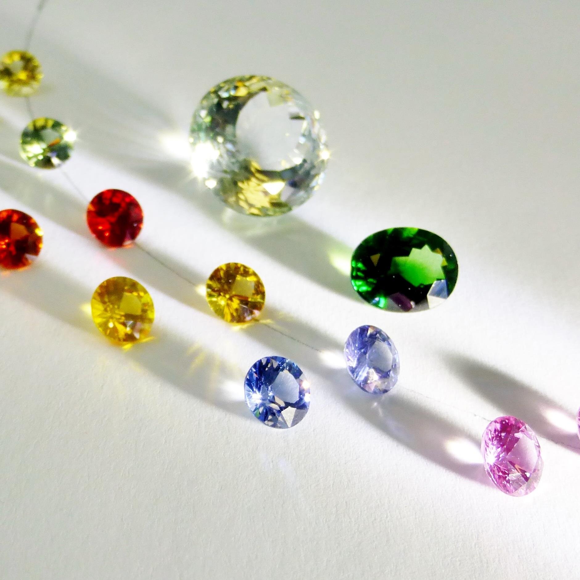 Goldsmith, Gemmologist, Fine Diamond and Gemstone dealer, Platinum, Gold and Silver manufactured on premise.