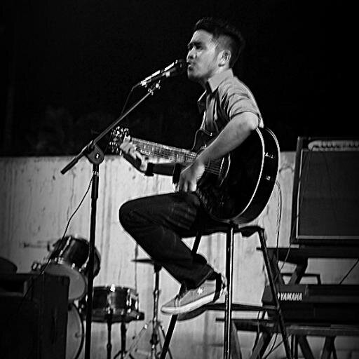 Music Junkie. Talk more, do much.