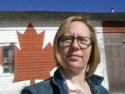 Jen_ELL's profile picture. maker, listener, commenter, walker, watcher, lover, figher, weeper, giver, taker, drinker, eater.