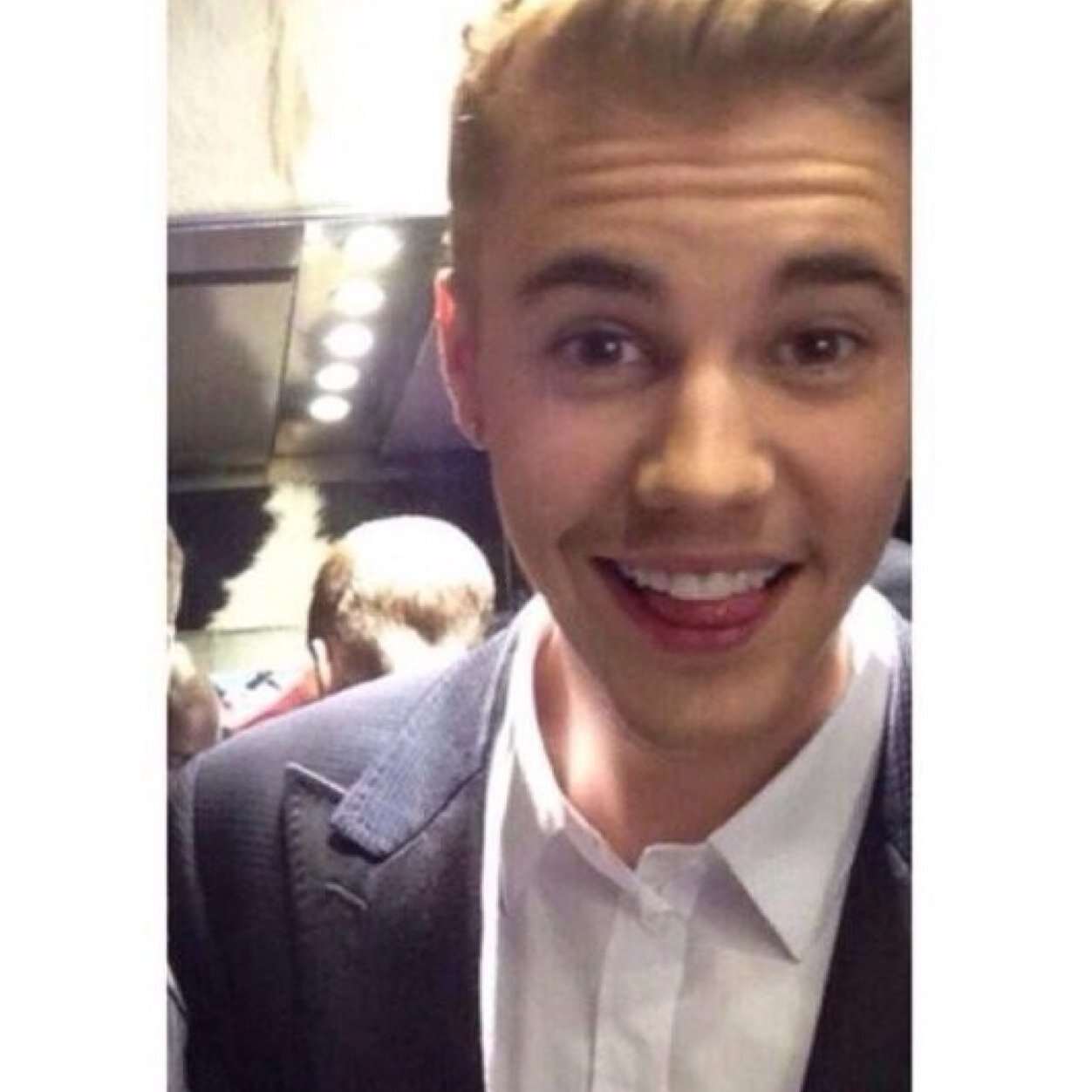 Follow @jbfthemmings please? tysm if u did ily♡♡♡♡♡
