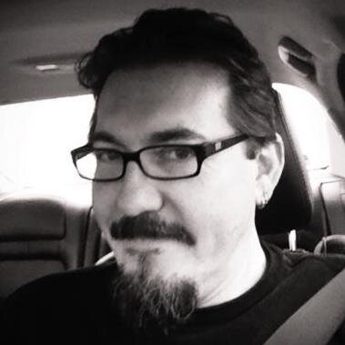 I'm a interactive design professor and a lover of all things geek: science, tech, movies, TV, cool websites, comics, podcasts, music.... you name it.