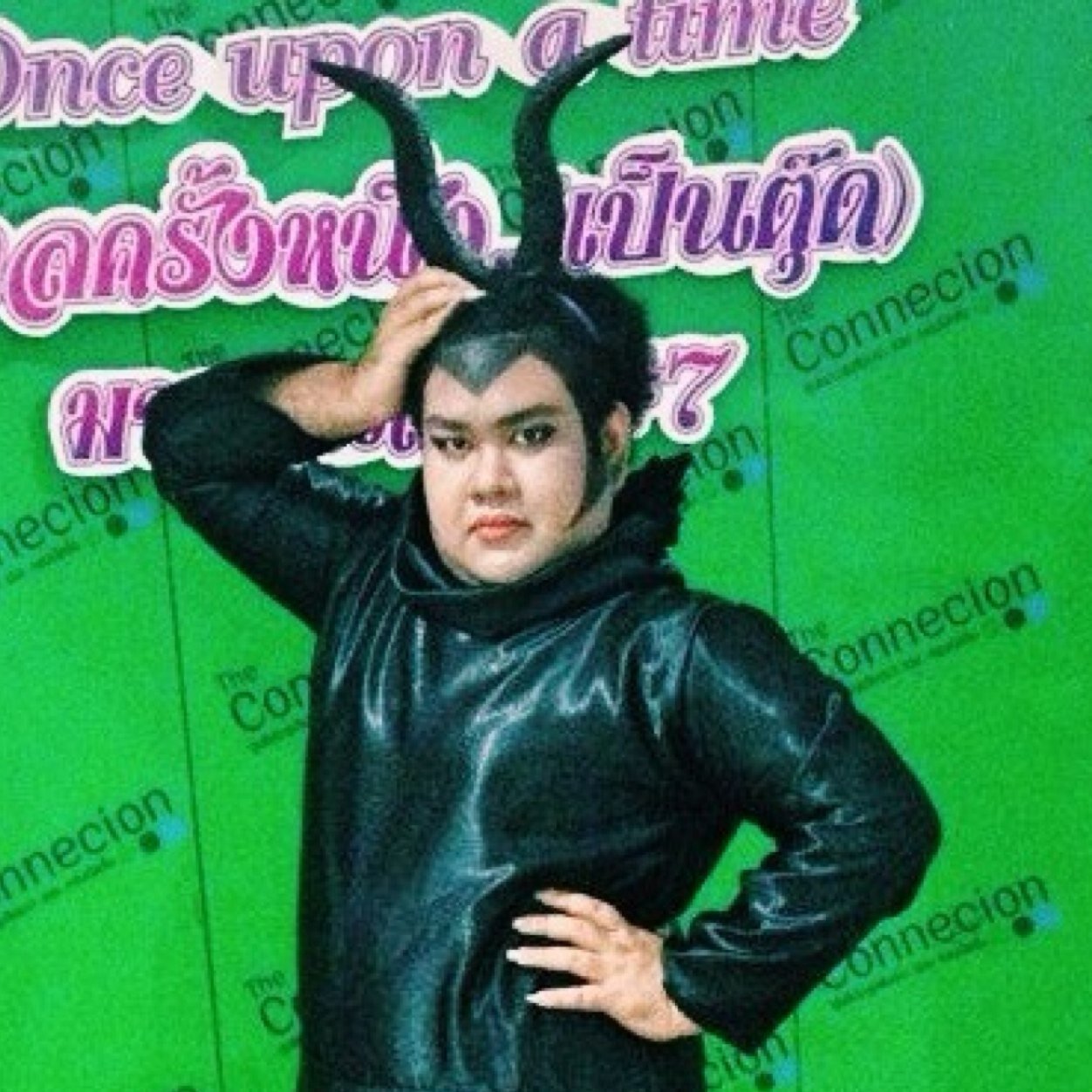eat cake eat dick eat shit i wanna be slut! #elephant#hippo#changyed#hualarn#eauon#jimmyfat#jimmuay#zoosan call me maybe!