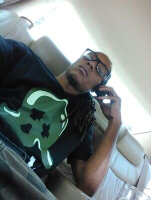 #S.N.O I stand 10 toes down in da trap starvings not an option money is all i lknow#M.O.B (warning ) keep away if your a Hater/Faker