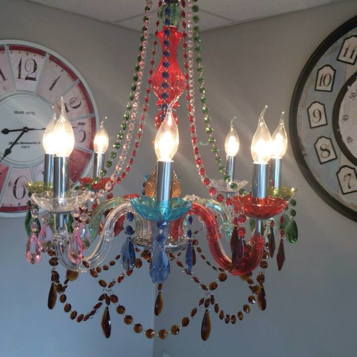 Local business selling stylish bespoke furniture, lighting, mirrors and many other accessories. Telephone - 07894 548355