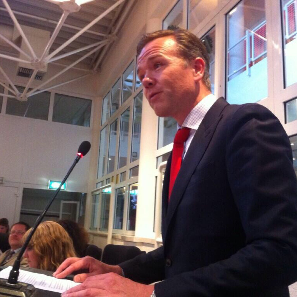 lekke003's profile picture. Kompas bij complexe vraagstukken | Consultant | Lecturer | Raadslid | Gefascineerd en gelukkig.