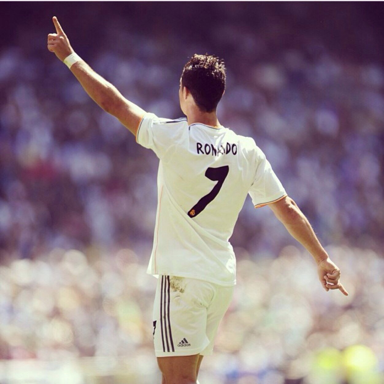 Follow @SoccerWorId