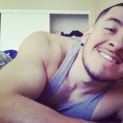 23 yrs. Licensed Barber & Massage Therapist. M.O.E. Dream Chaser.  Humble.  Outgoing.  That Cali Ku$h