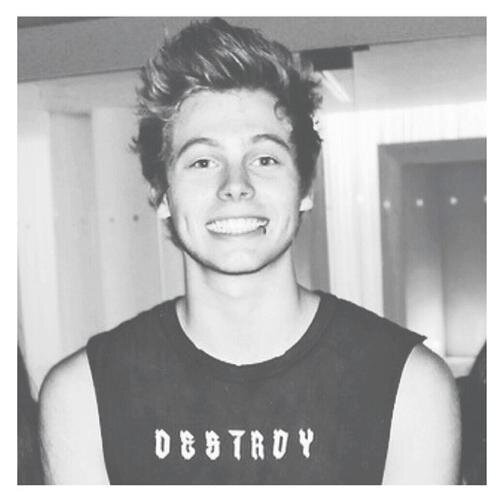 Sorry, youre not a 5sos member.
