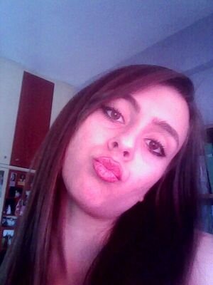 Η μουσική είναι η ζωή μου.
Music is my life