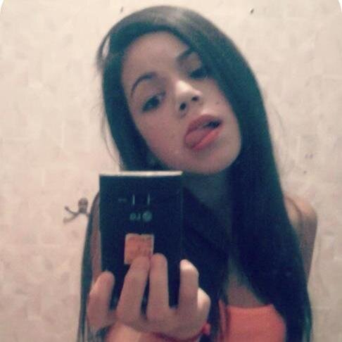 Holaa Soy Caata Tengo 13 Años & Esoo Poo . Tengo Un Platonico Qe Se Llama Frank & Es Muy Nanay *-* Amo A Niall Horan & Soy Directioner & Esoo Chaús *-* :33