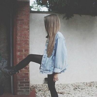 Lola__69's profile picture. Меломан, сериаломан, книголюб.