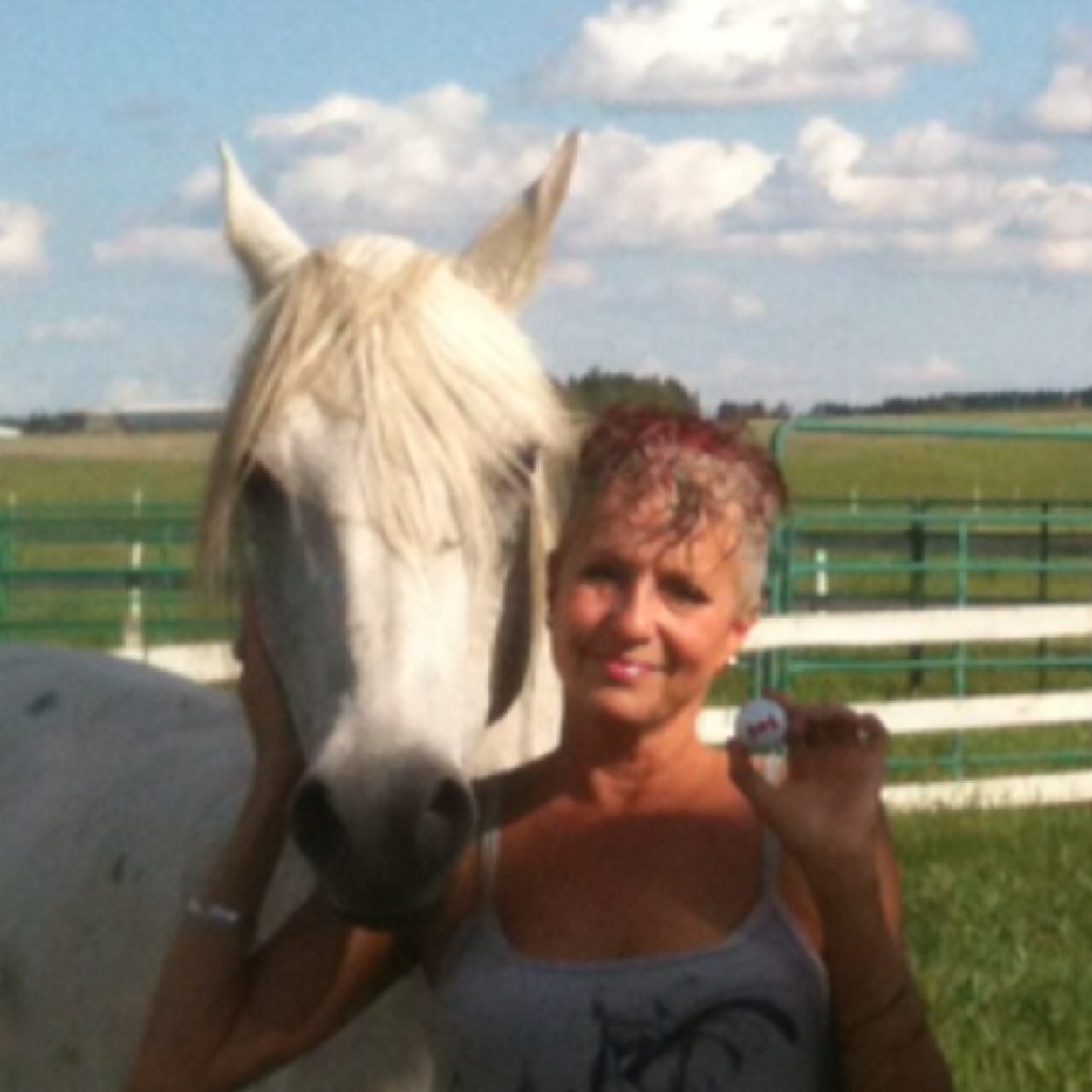 Freelance Writer & Photographer. Love Nature & Outdoor sports. Mother of 5, grandmother of 6! Supporter of IPC, christian values & Gentileza Concept. Proud CDN.