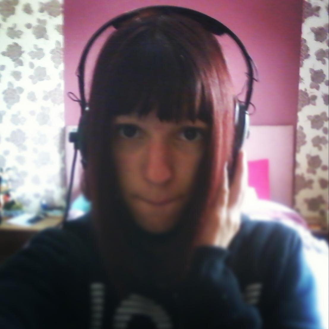 Laragaviao's profile picture. Secrets I have held in my heart
Are harder to hide than I thought
Maybe I just wanna be yours.....