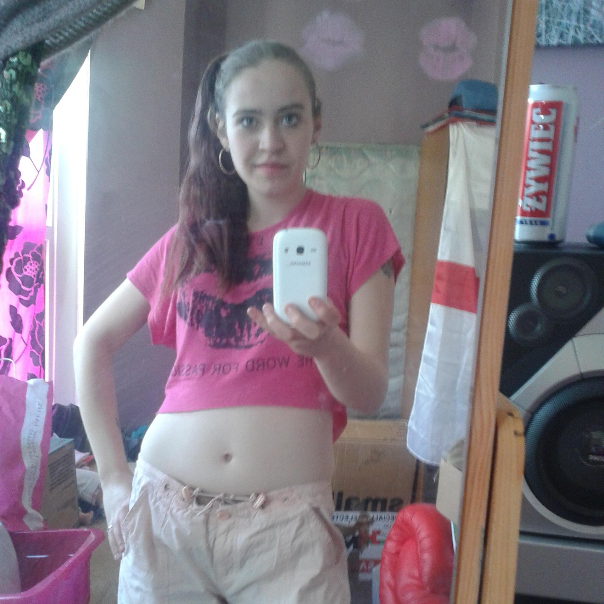 Charlotte Park 
23 Years old 

Work hard play hard ;)
Mummy to Theo n my doggy Tyson
