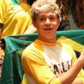 [louis' voice] vou fazer você ter feels pelo meu cabelo grande