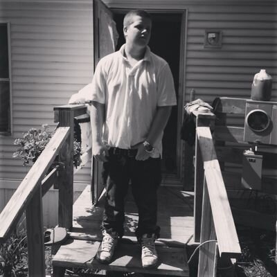 jonrushford1's profile picture. workin on some beats jus a yung nigga tryin to make it #sqaud #00